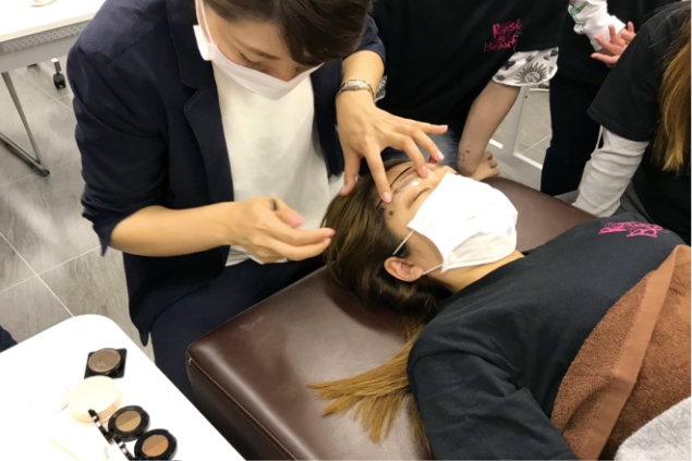 まつエクコース ロゼ ビューティー美容専門学院