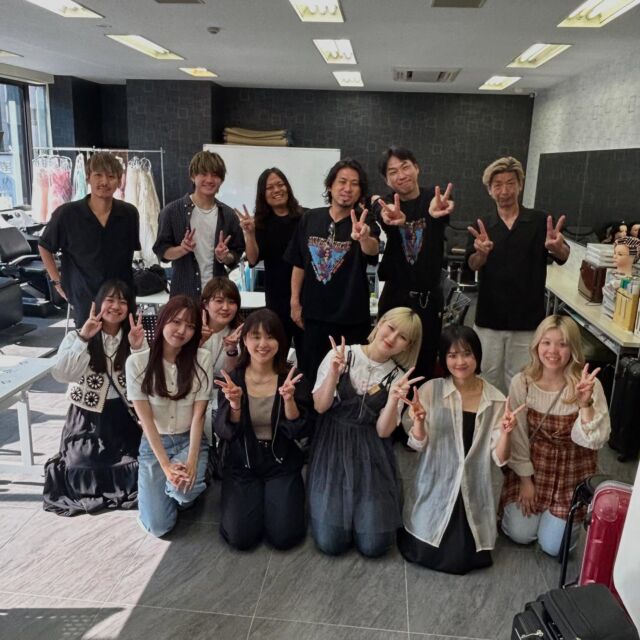 ロゼ&ビューティーです🌸
⁡
１年生
ロゼ美サロンガイダンスでした🌟
⁡
⁡
就職に向けて
今から現場サロンのお話しを聞いて
⁡
見学にも行って
⁡
ミスマッチを無くして未来に向かって
いきましょう♪
⁡
⁡
サロンの皆さま
ありがとうございました😊
⁡
⁡
⁡
⁡
⁡
⁡
⁡
#学費が安い
#ジェル検定
#ネイリスト
#着付け
#アイデザイナー
#美容学校
#美容専門学校
#大阪美容学校 
#美容師免許
#まつ毛エクステ
#美容師
#ヘアメイク 
#ネイル　
#美容業界就職率100%
#少人数制
#資格がたくさん取得