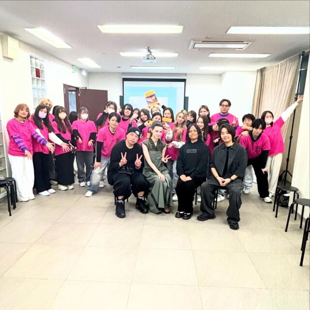 後援会サロン💇‍♀️

NYNYさん

デモ授業でした🎶

サロンのお話しも聞けて、トップスタイリストさんの

デモを近くで見学でき、

充実の時間でした

ありがとうございました‼️

学費が安い
#ネイリスト
#着付け
#アイデザイナー
#美容学校
#美容専門学校
大阪美容学校 
美容師免許
まつ毛エクステ
美容師
ヘアメイク 
ネイル　
美容業界就職率100%
少人数制
資格がたくさん取得