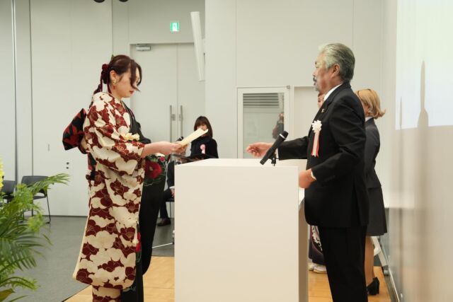 ８期生の卒業式🌸

２年間の思い出を武器に

これからはそれぞれの場で学び、活躍してくださいね

立派な答辞でした
頑張った証です

贈る言葉も在校生代表としてたくましかったです

ロゼ＆ビューティーは卒業生と共に
学院は卒業し、新たなステージに立ちます

支えていただきました皆さま、本当に
ありがとうございます
心より感謝申し上げます

#美容専門学校卒業
#無駄を省いて学費げ安い
#美容学校の仲間